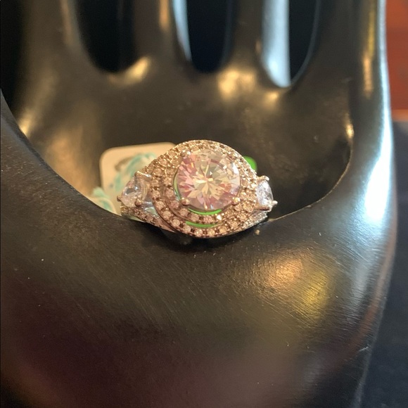 Stunning Italian CZ Ring - Picture 6 of 7